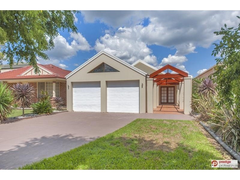 28 Valleyfield Court, Wattle Grove NSW 2173