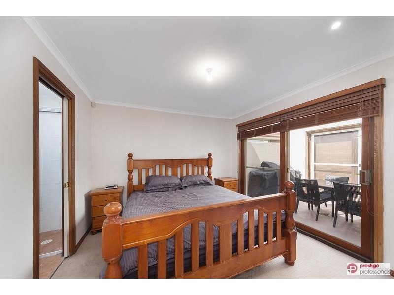 28 Valleyfield Court, Wattle Grove NSW 2173