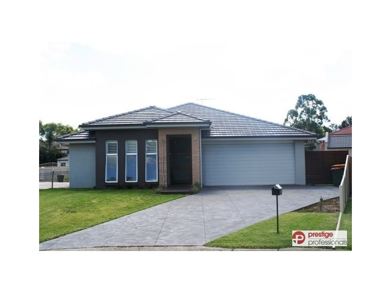 10 Howlett Close, Chipping Norton NSW 2170