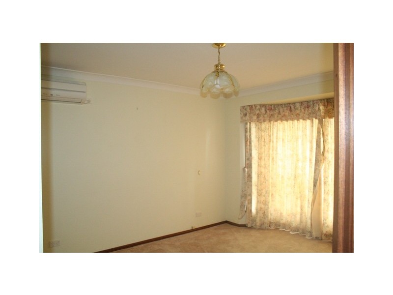 31 Banyule Court, Wattle Grove NSW 2173