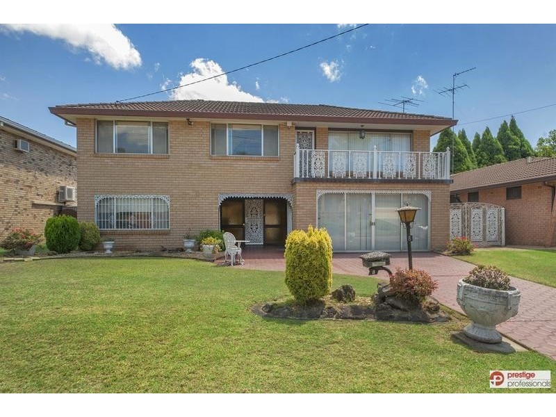 8 Pennington Ave, Georges Hall NSW 2198