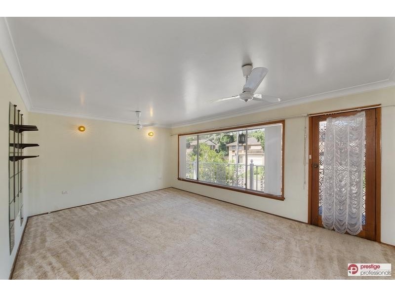 8 Pennington Ave, Georges Hall NSW 2198