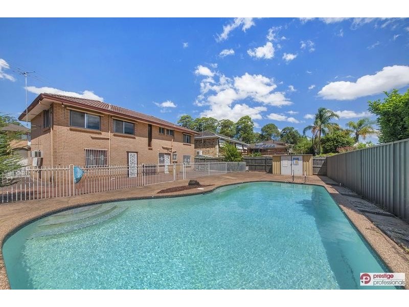 8 Pennington Ave, Georges Hall NSW 2198