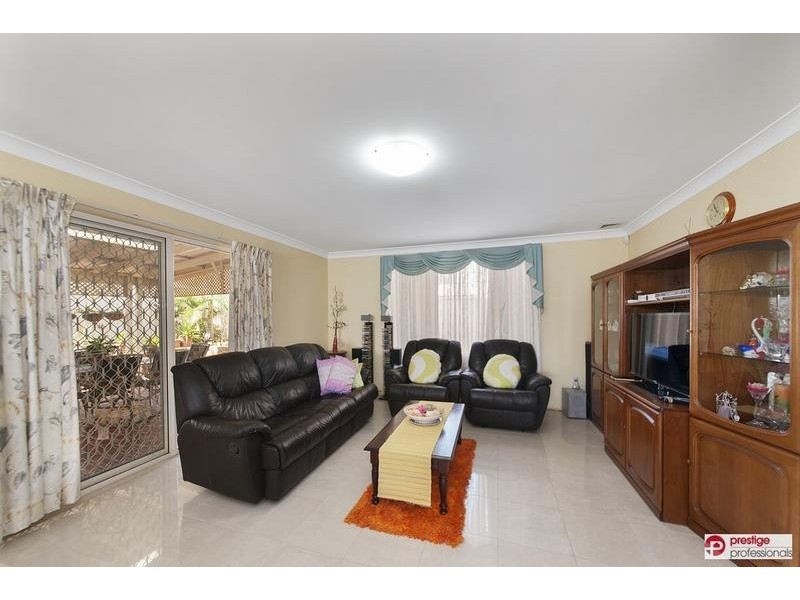 4 Applegum Place, Prestons NSW 2170