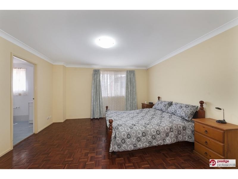 4 Applegum Place, Prestons NSW 2170
