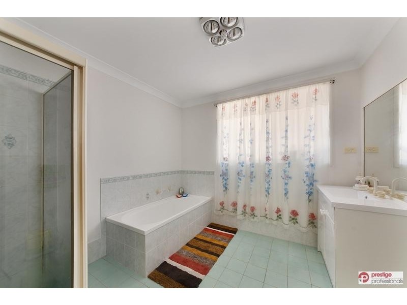 4 Applegum Place, Prestons NSW 2170