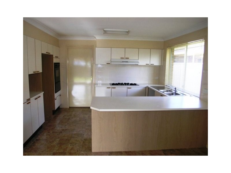 5 Timbarra Court, Wattle Grove NSW 2173