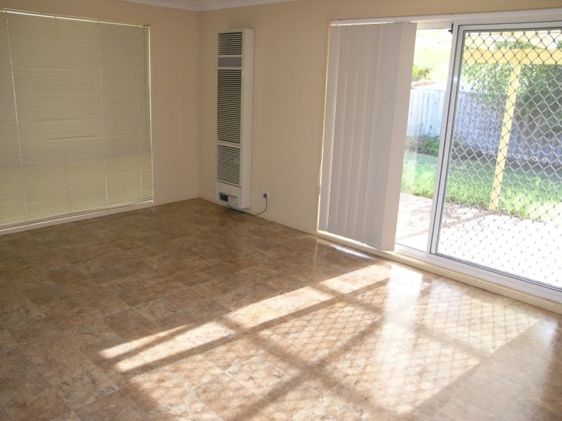5 Timbarra Court, Wattle Grove NSW 2173