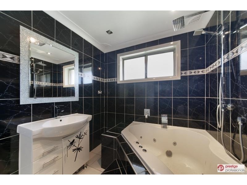 29 Clyde Avenue, Moorebank NSW 2170