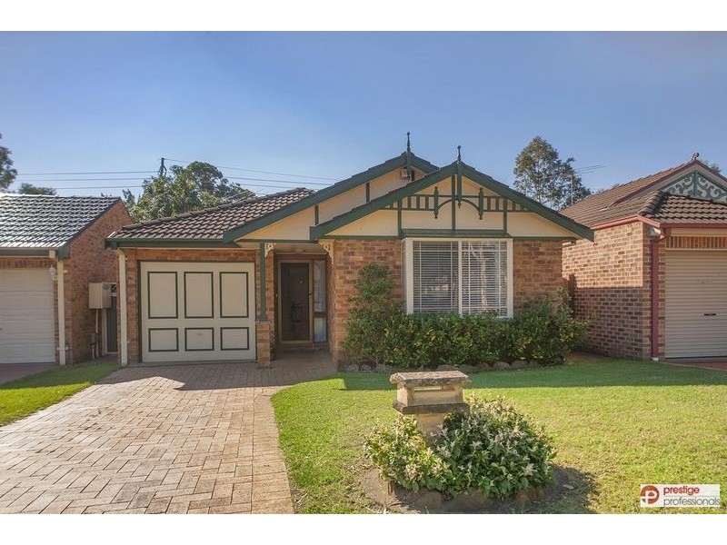 10 Torrens Court, Wattle Grove NSW 2173