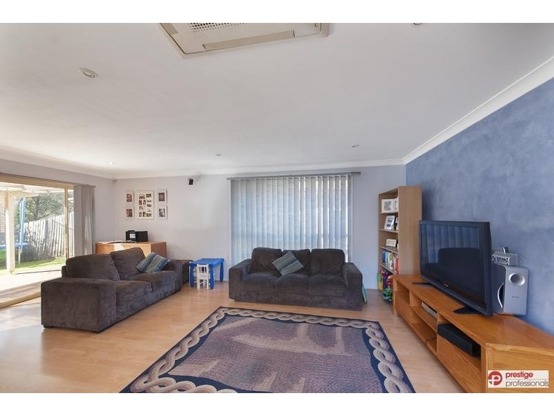 10 Torrens Court, Wattle Grove NSW 2173