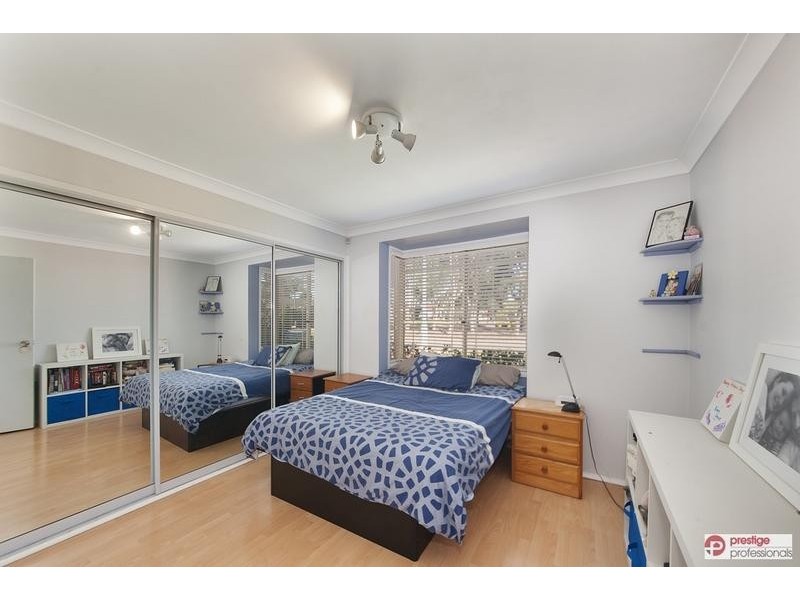 10 Torrens Court, Wattle Grove NSW 2173