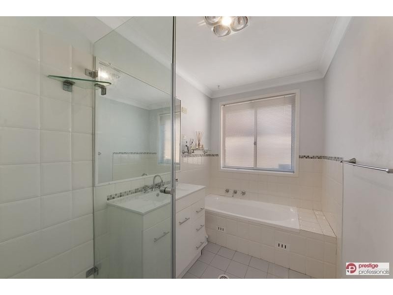 10 Torrens Court, Wattle Grove NSW 2173
