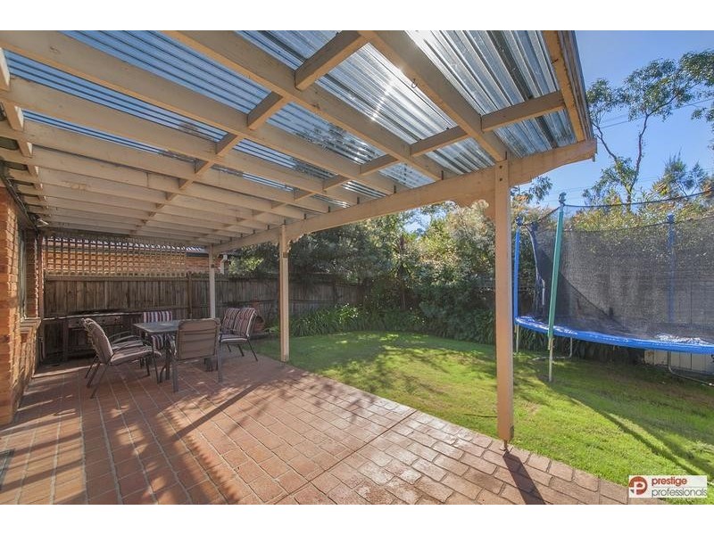 10 Torrens Court, Wattle Grove NSW 2173