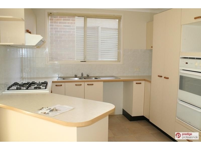 11 Gracemere Court, Wattle Grove NSW 2173