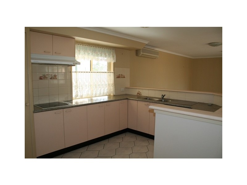 2 Elderslie Court, Wattle Grove NSW 2173