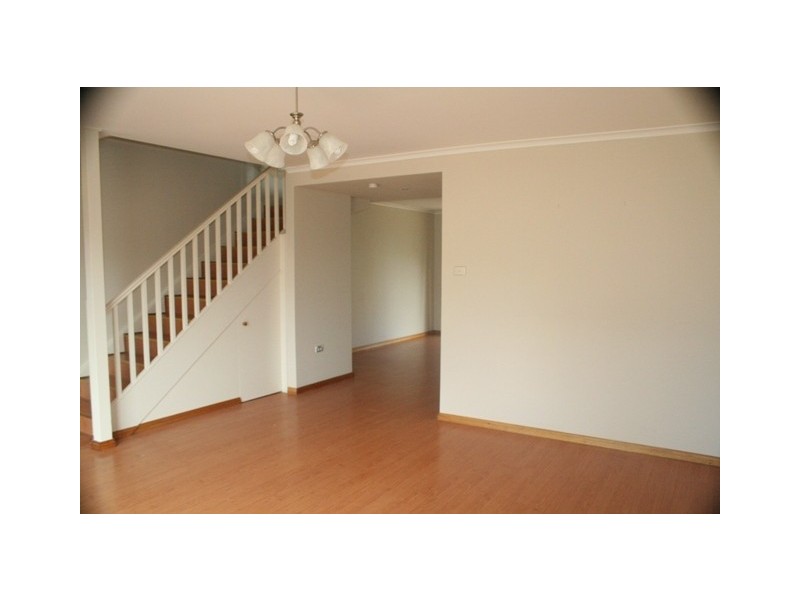 5A Wellwood Ave, Moorebank NSW 2170