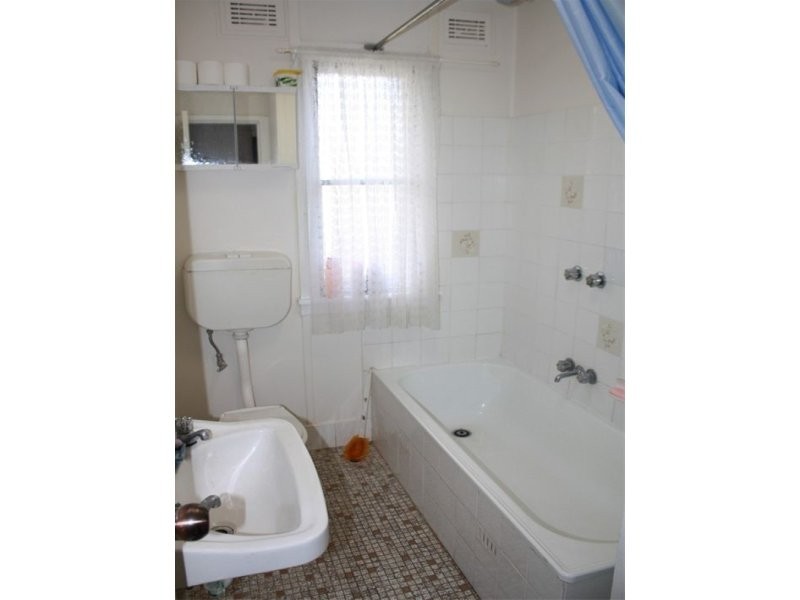 12 Derna Road, Holsworthy NSW 2173