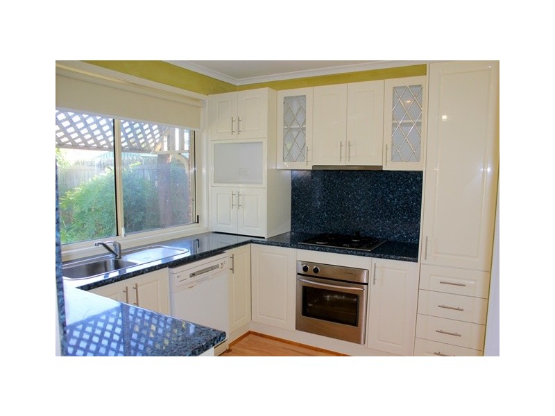 20 Kanangra Court, Wattle Grove NSW 2173