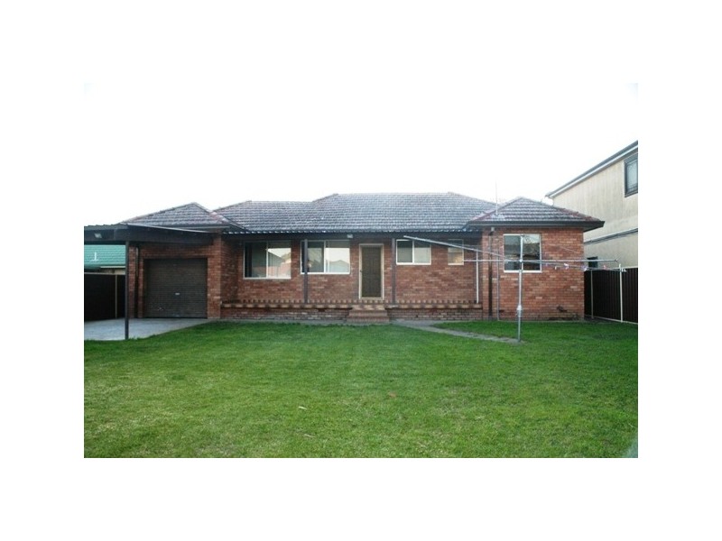 10 Cooper avenue, Moorebank NSW 2170