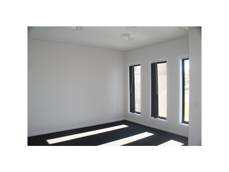 17 Hoy Street, Moorebank NSW 2170