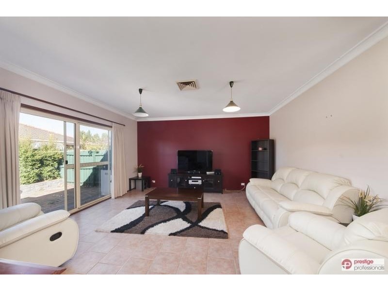 13 Kanangra Court, Wattle Grove NSW 2173