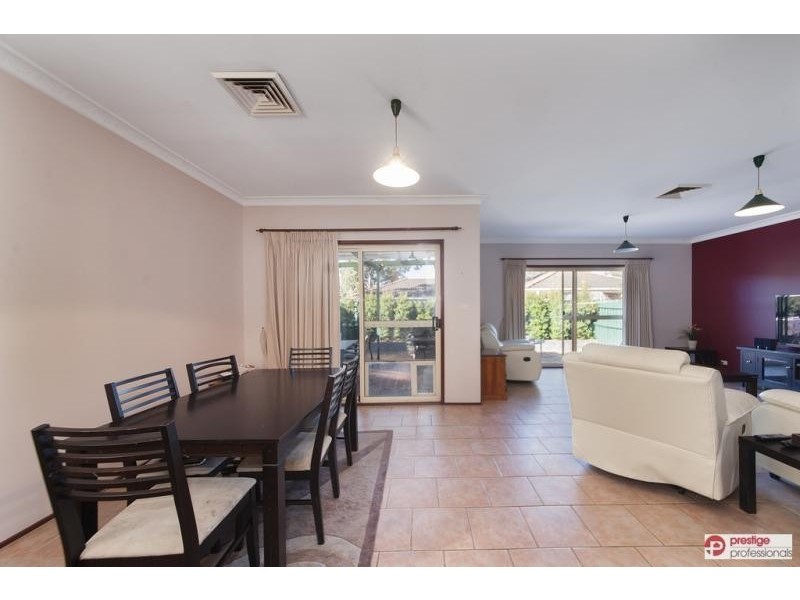 13 Kanangra Court, Wattle Grove NSW 2173