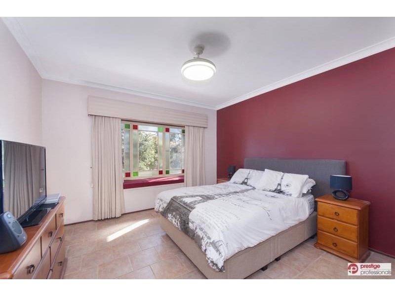 13 Kanangra Court, Wattle Grove NSW 2173