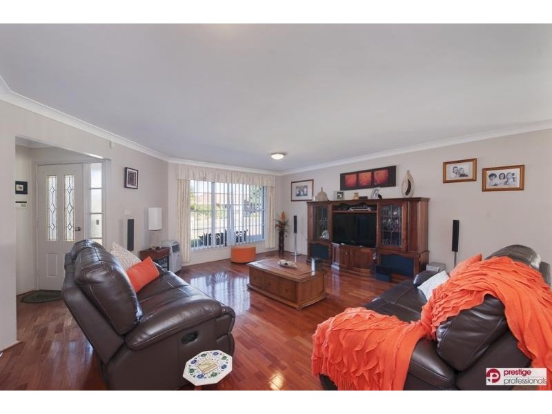 22 Barwon Court, Wattle Grove NSW 2173