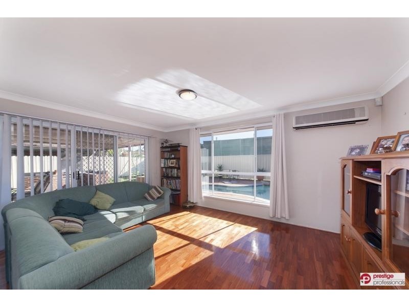 22 Barwon Court, Wattle Grove NSW 2173