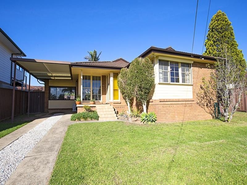 13 Tallowood Ave, Casula NSW 2170
