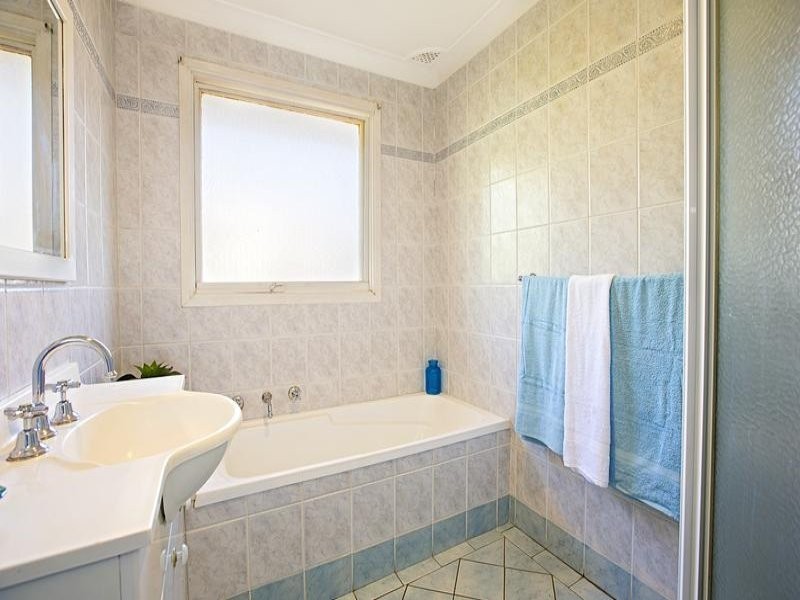 13 Tallowood Ave, Casula NSW 2170