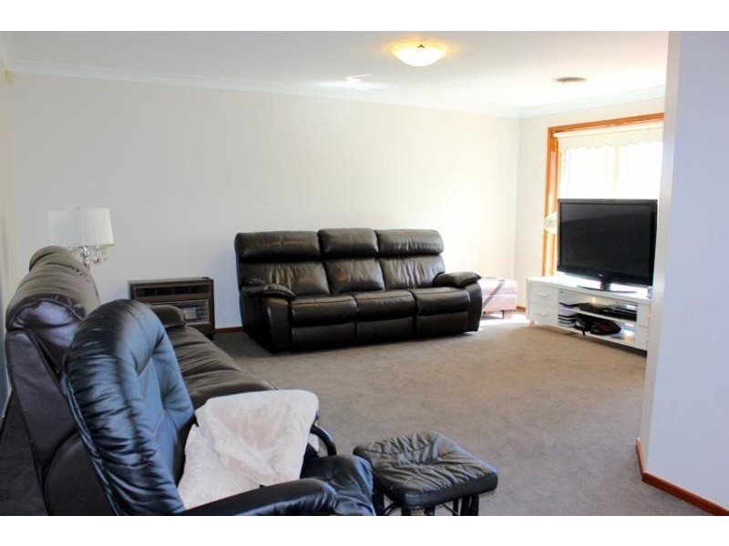 12 Brickendon Court, Wattle Grove NSW 2173