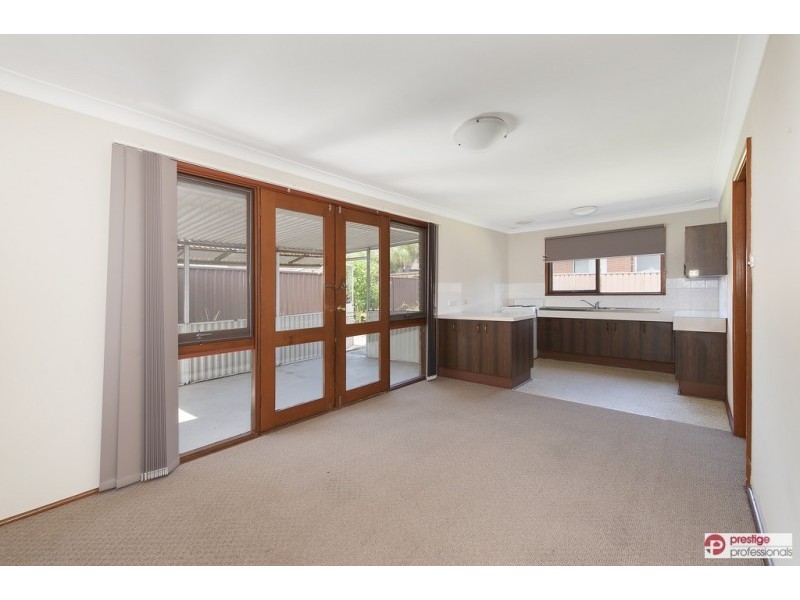 2 Holly Avenue, Chipping Norton NSW 2170