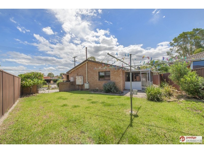 2 Holly Avenue, Chipping Norton NSW 2170