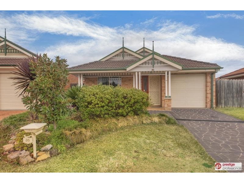 35 Lyndhurst Court, Wattle Grove NSW 2173