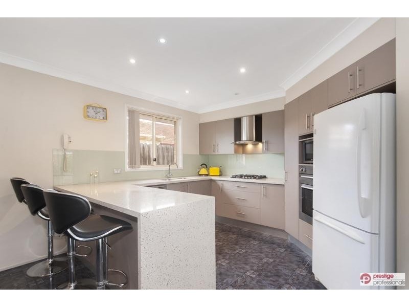 35 Lyndhurst Court, Wattle Grove NSW 2173