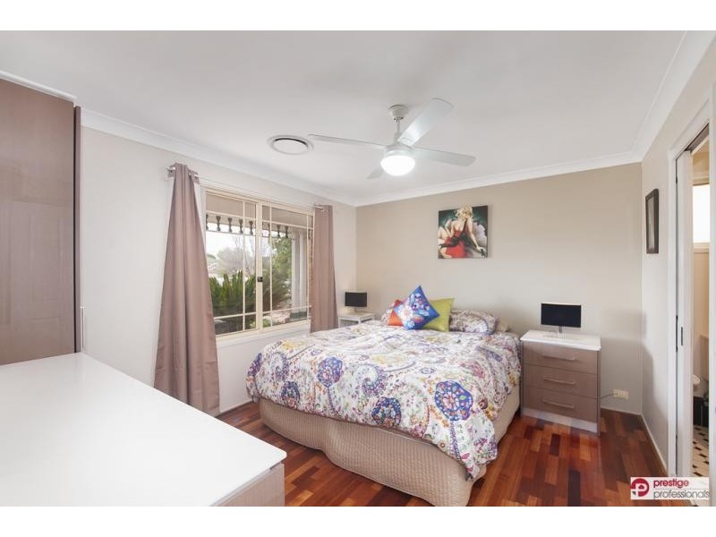 35 Lyndhurst Court, Wattle Grove NSW 2173