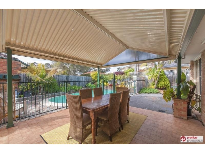 35 Lyndhurst Court, Wattle Grove NSW 2173