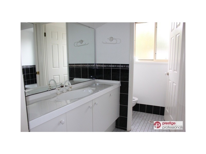 50 Daintree Drive, Wattle Grove NSW 2173