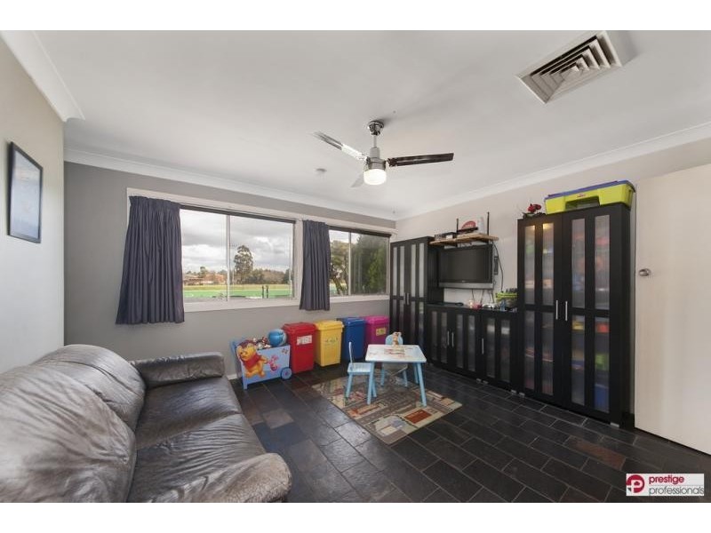 48 Gal Crescent, Moorebank NSW 2170