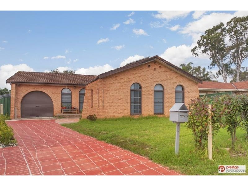 27 Evelyn Street, Macquarie Fields NSW 2564