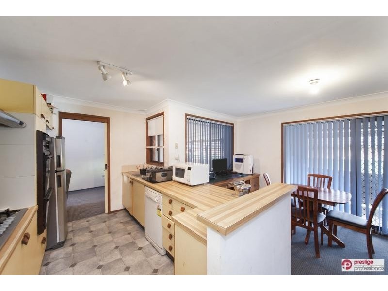 27 Evelyn Street, Macquarie Fields NSW 2564
