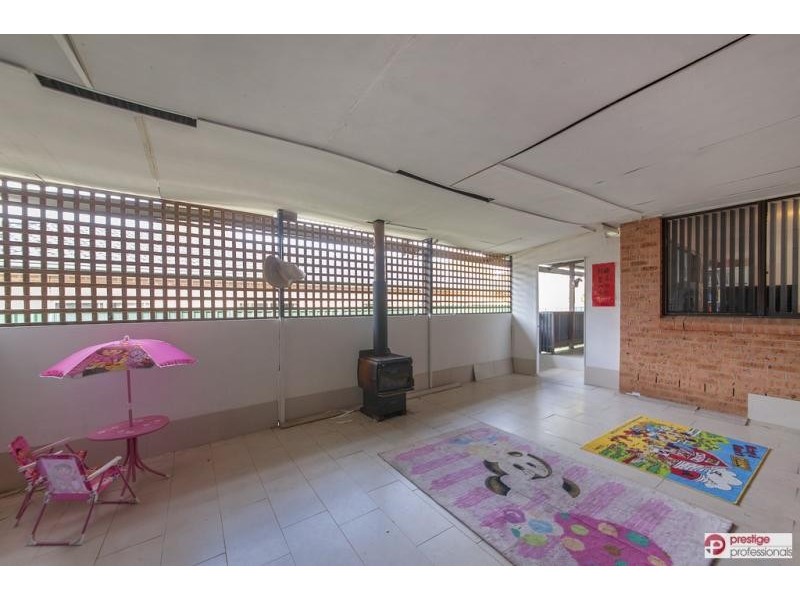 27 Evelyn Street, Macquarie Fields NSW 2564