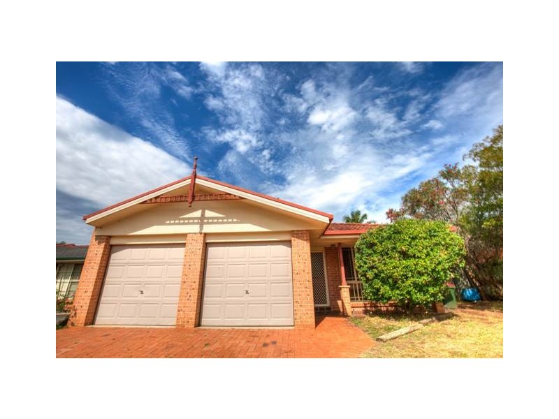 11 Glenrock Court, Wattle Grove NSW 2173