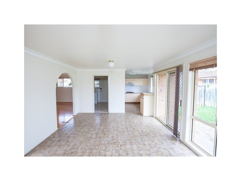 11 Glenrock Court, Wattle Grove NSW 2173