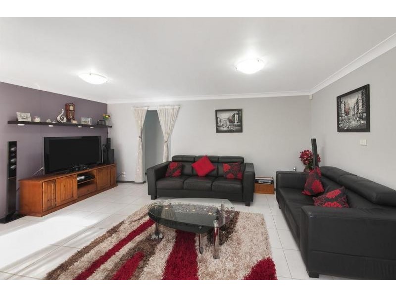 5 Booree Court, Wattle Grove NSW 2173