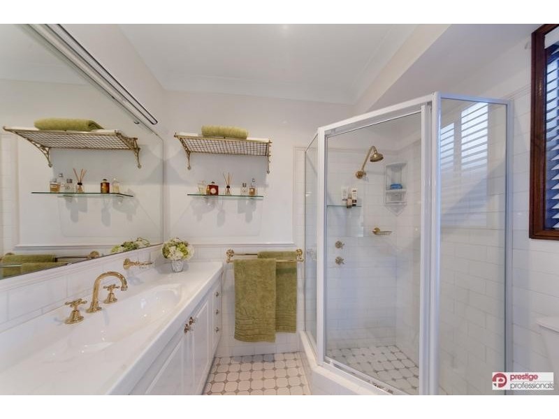 14 Oatlands Court, Wattle Grove NSW 2173