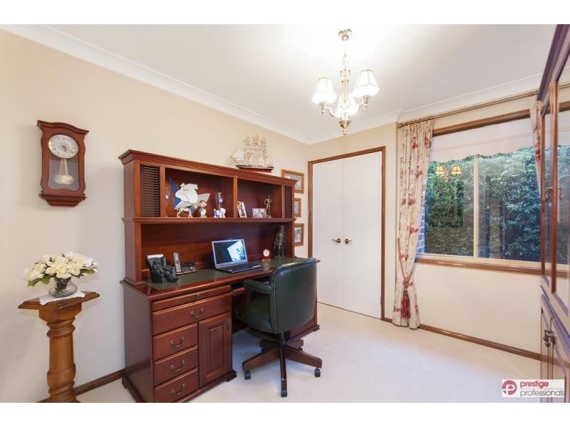 14 Oatlands Court, Wattle Grove NSW 2173