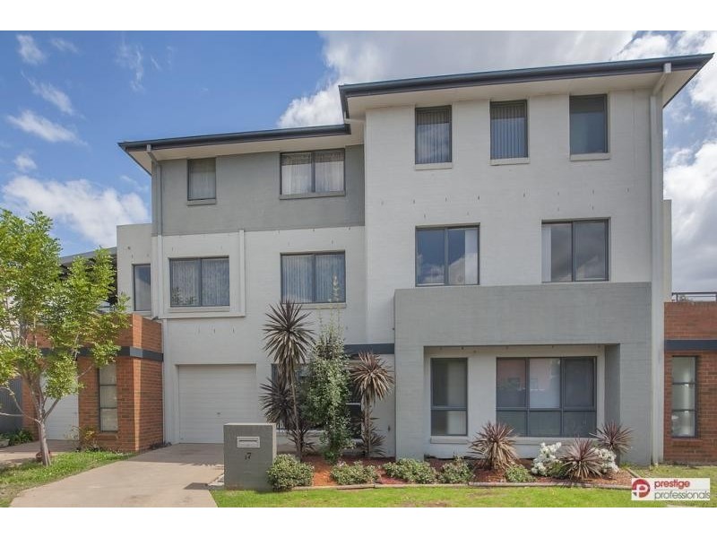 1/7 Hamlin Circuit, Holsworthy NSW 2173